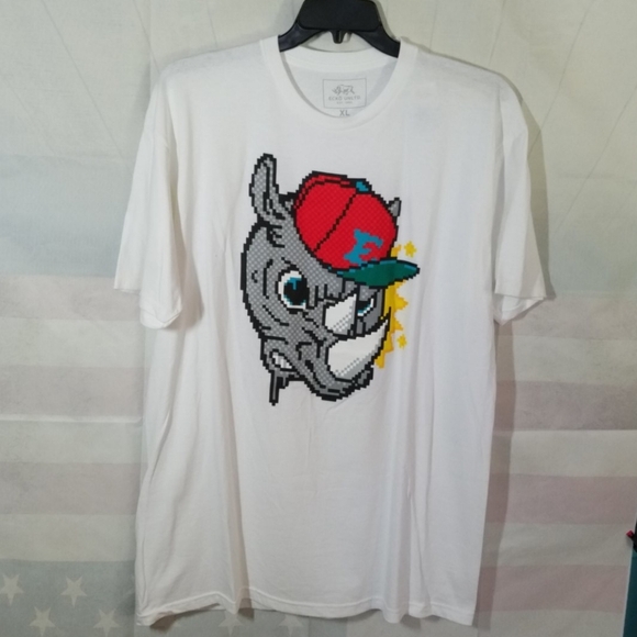 Echo UNLTD xl White Short Sleeve T-Shirt - Picture 1 of 2
